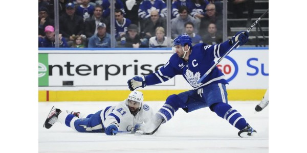 Tampa Bay Lightning nevyřadila Toronto Maple Leafs v pátém zápase